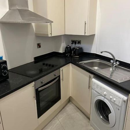 Modern 1 Bed Apartment In Salford Manchester Exteriör bild